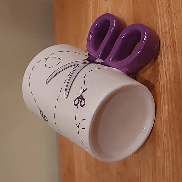 SCISSOR HANDLE DESIGN Ceramic Novelty Mugs, Set of 2 - Picture 7 of 16
